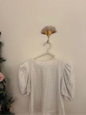 QUEEN OF SPARKLES White Pearl & Rhinestone Puff-Sleeve Top size XS